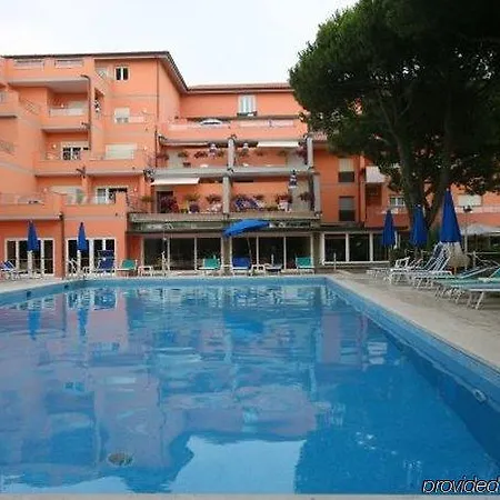 Hotell Versilia Palace 4*
