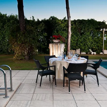 Hotell Versilia Palace 4*
