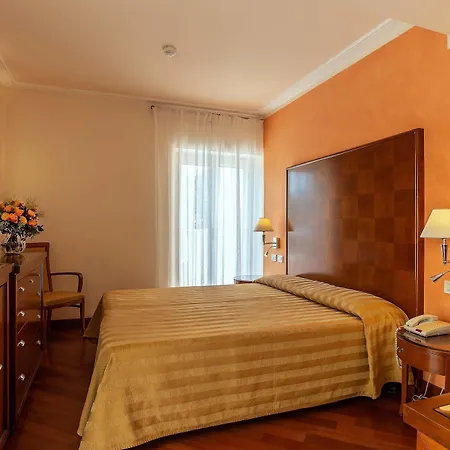 מלון Versilia Palace מרינה די פיאטרסנטה
