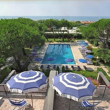 Versilia Palace 4* מרינה די פיאטרסנטה