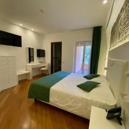 Versilia Palace Hotel 4*