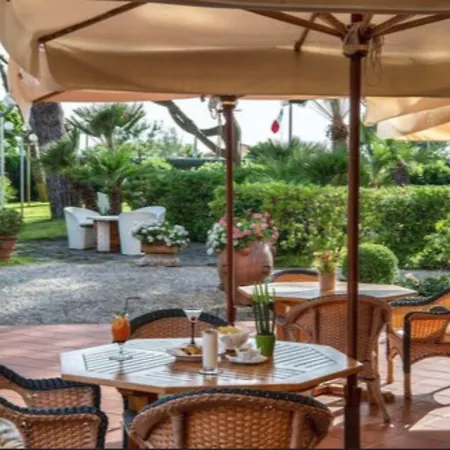 מלון Versilia Palace מרינה די פיאטרסנטה