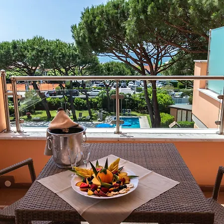 Versilia Palace מלון מרינה די פיאטרסנטה