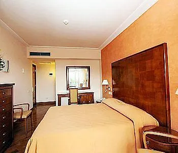 Versilia Palace 4* מרינה די פיאטרסנטה