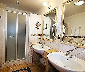Versilia Palace מלון 4*
