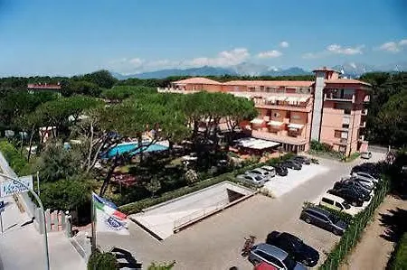 Versilia Palace מרינה די פיאטרסנטה