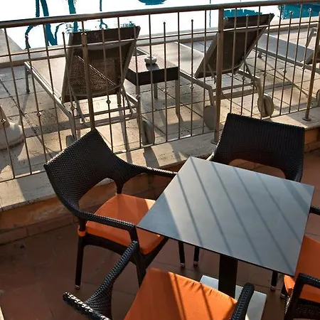 Versilia Palace מלון מרינה די פיאטרסנטה