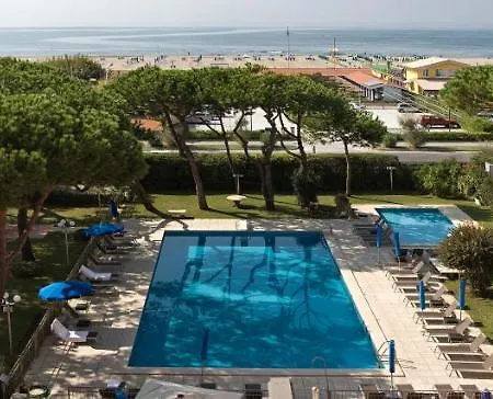 Versilia Palace 4* מרינה די פיאטרסנטה